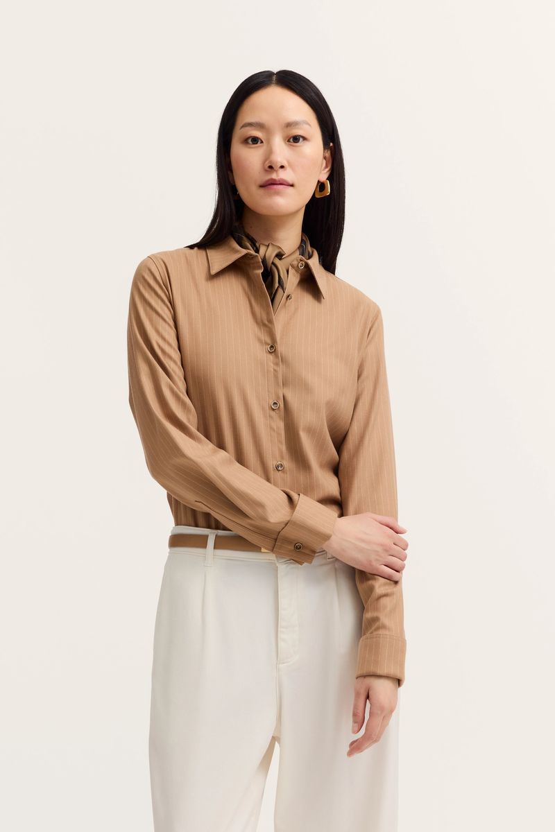 Klassisches Nadelstreifen-Hemd