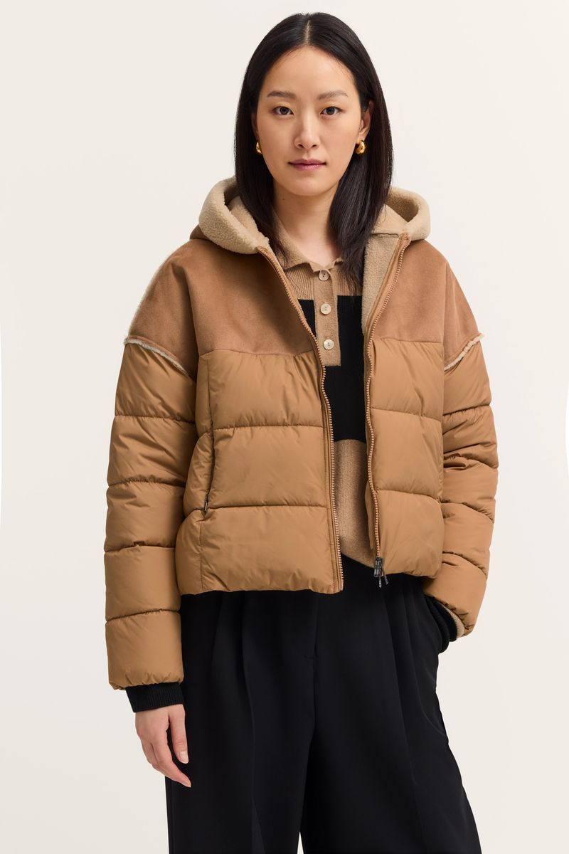 Pufferjacke mit Kapuze und Kunstfell