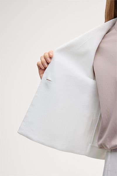 Kurze Blazerjacke aus Leinenmischung