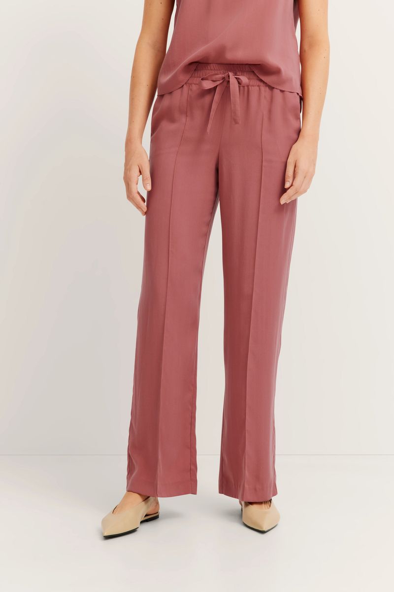 Elegante Hose mit Bügelfalte