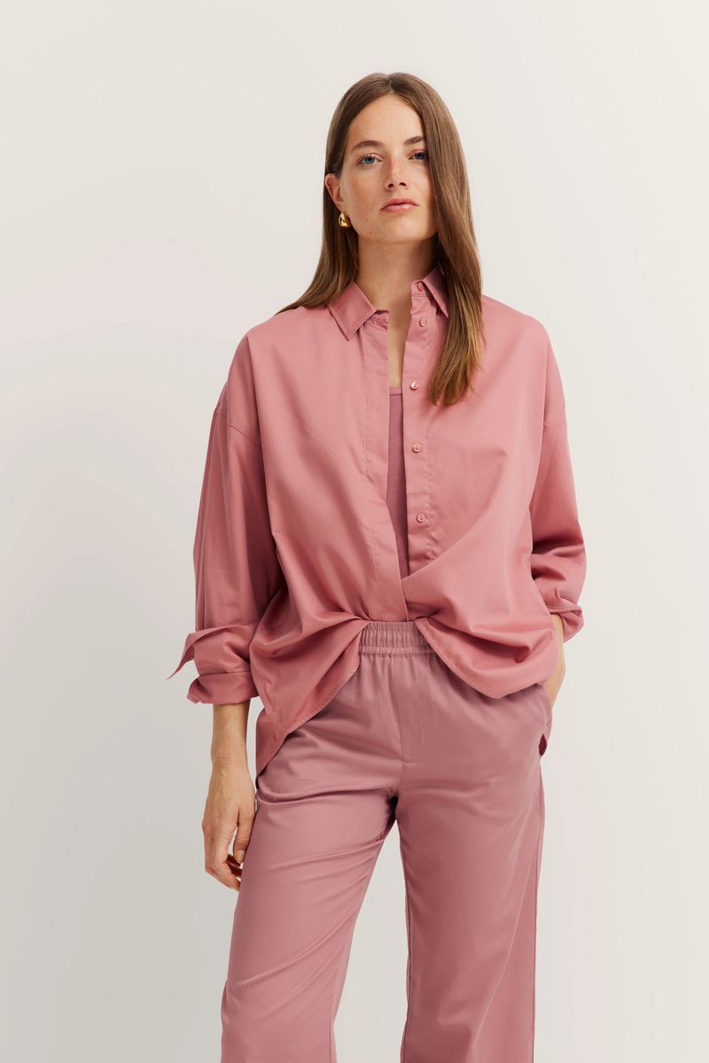 Elegante Bluse aus rosefarbenem Baumwollsatin