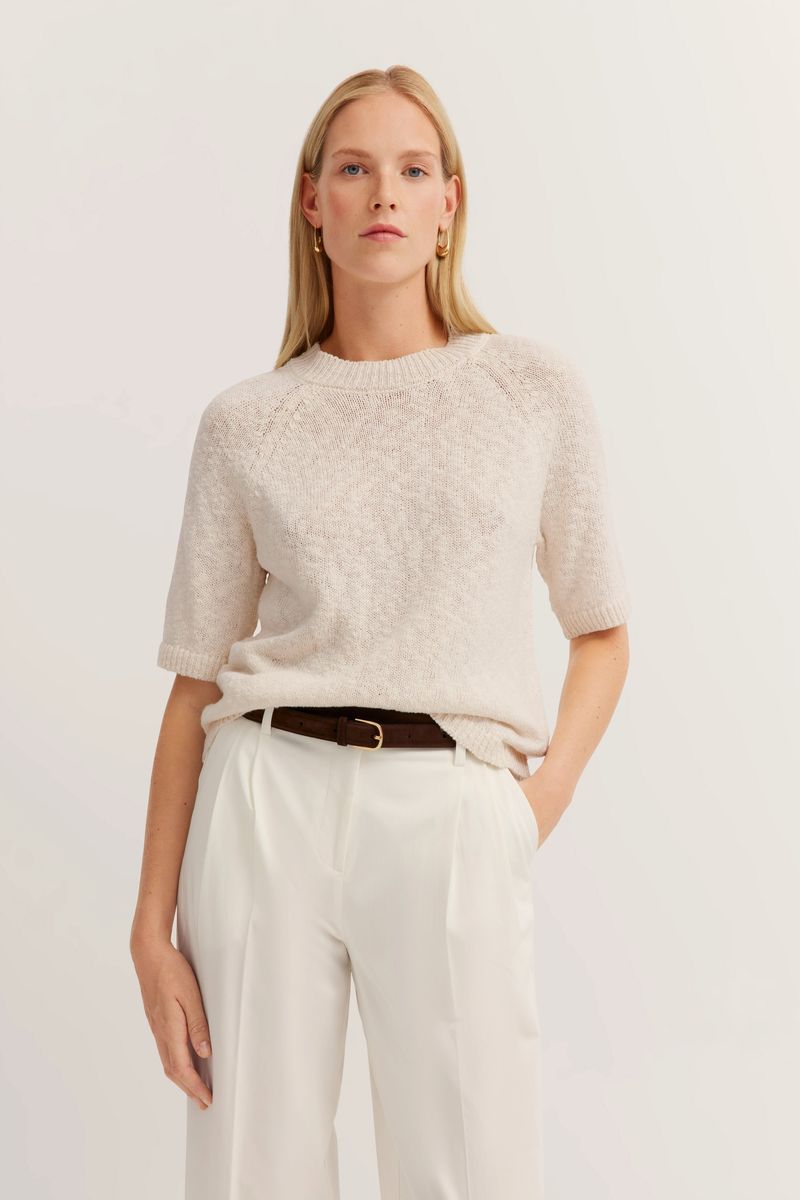 Sommerlicher Pullover aus Baumwoll-Leinen-Mischung in Ecru