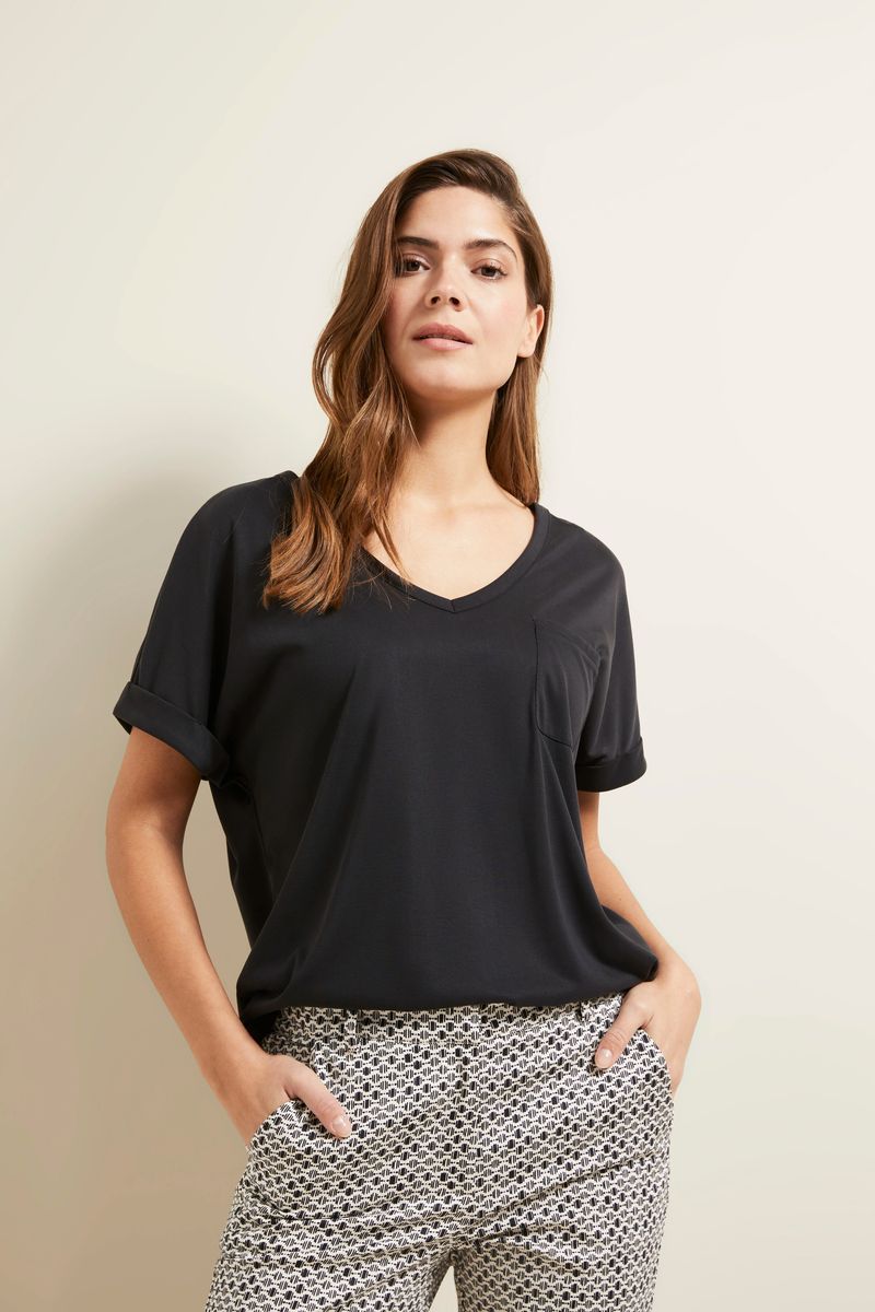 Lässiges V-Ausschnitt T-Shirt mit Tasche