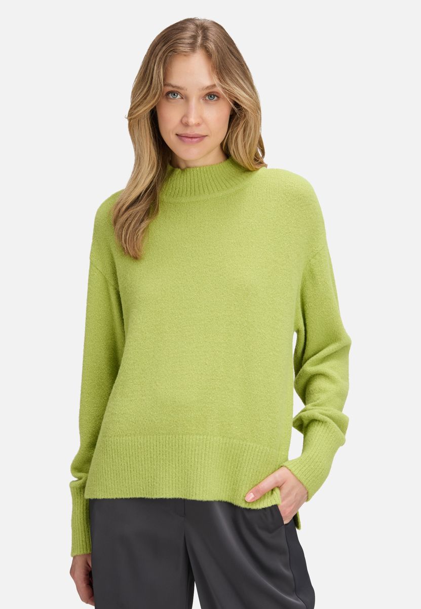 Schimmernder Oversize-Strickpullover mit Stehkragen