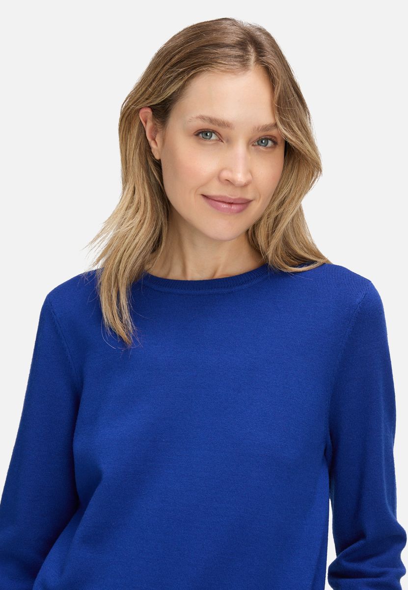 Klassischer Strickpullover mit Rundhalsausschnitt