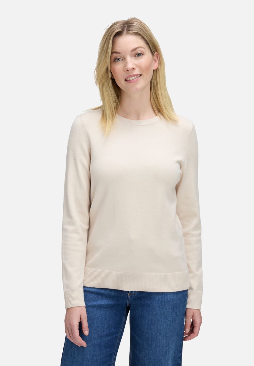 Klassischer Strickpullover mit Rundhalsausschnitt