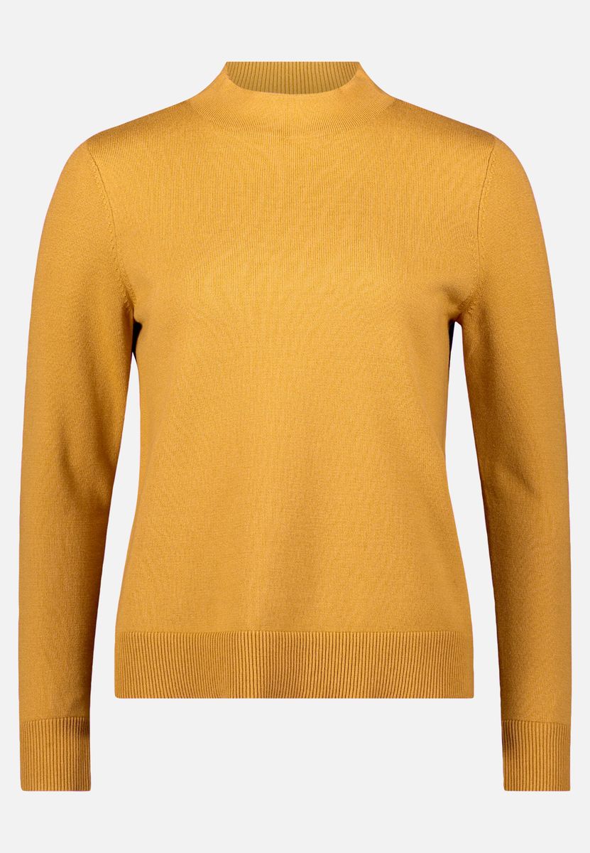 Klassischer Strickpullover mit Stehkragen