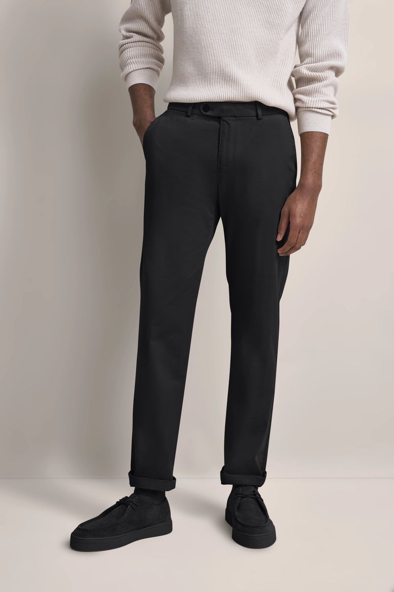 Klassische Flat-Front Baumwoll-Chinos