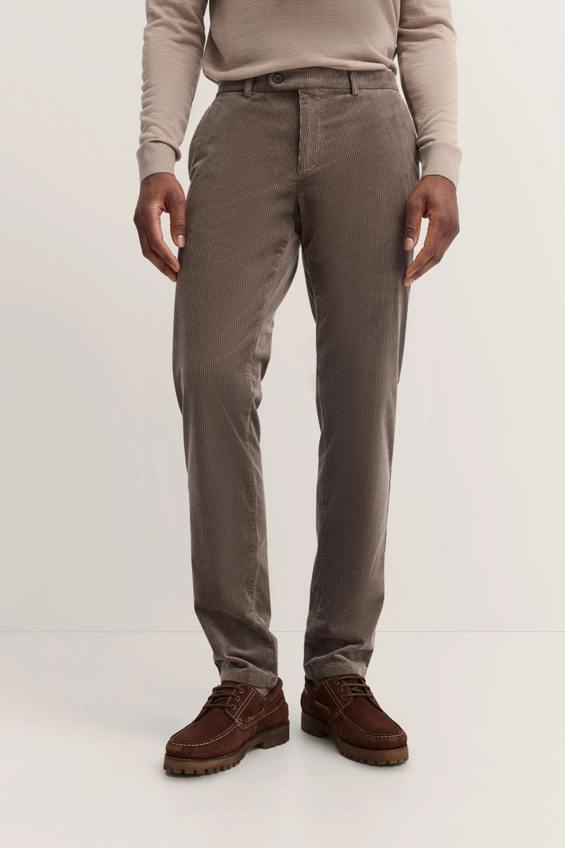 Moderne Cordhose mit weichem Griff