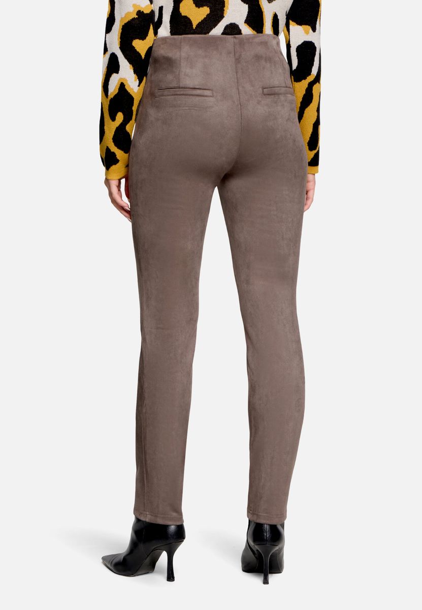 Schlanke, hochtaillierte Hose mit Nahtdetail
