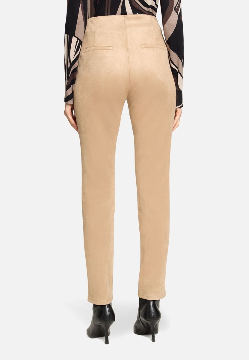 Schlanke, hochtaillierte Hose mit Nahtdetail