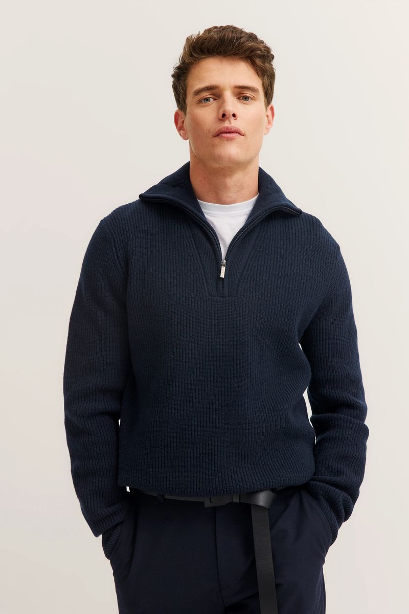 Grobstrick-Pullover mit halbem Reißverschluss