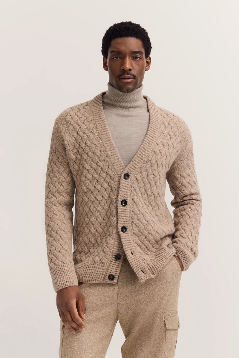 Strickjacke mit V-Ausschnitt und Strukturmuster