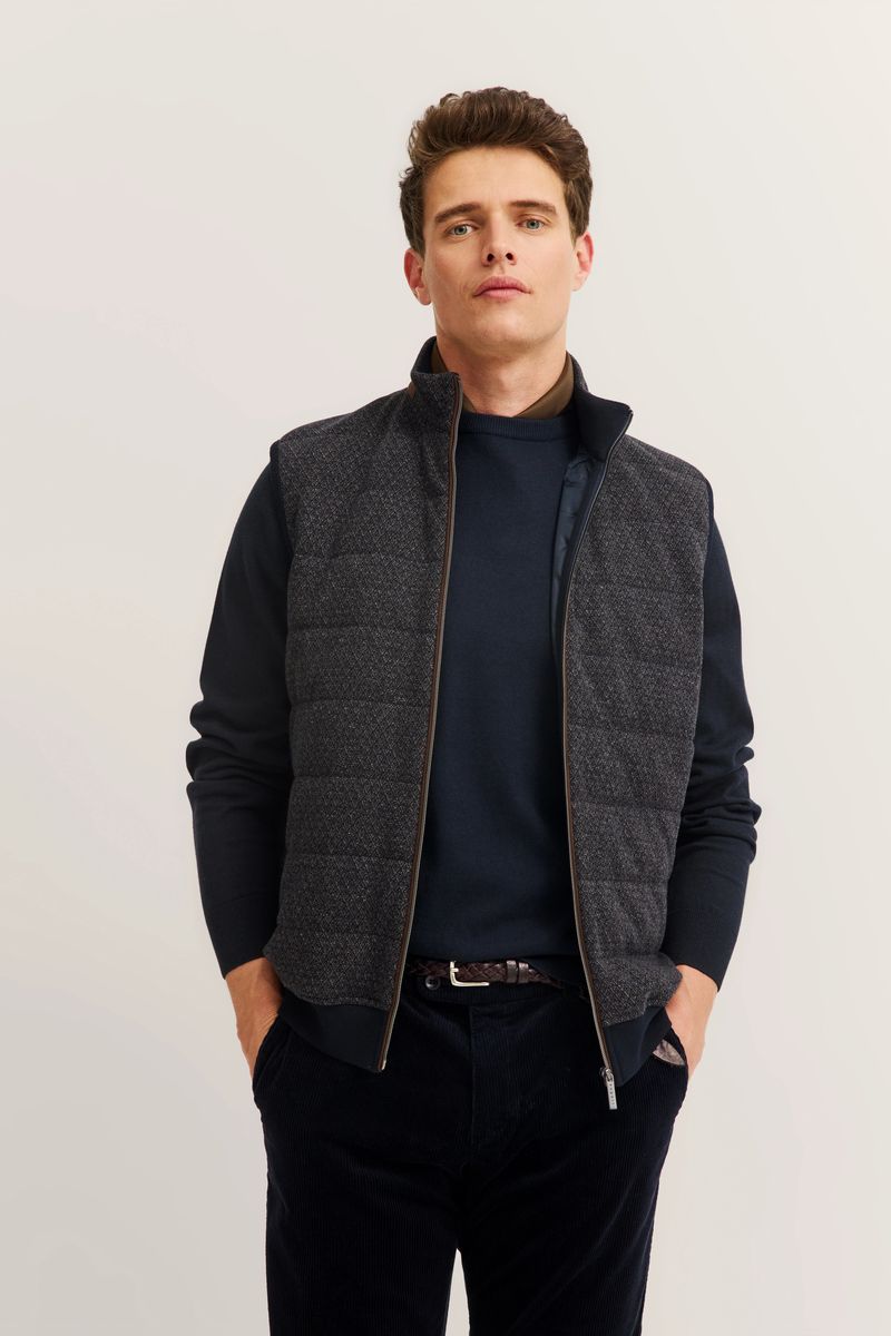 Gesteppte Weste mit Reißverschluss und Stehkragen