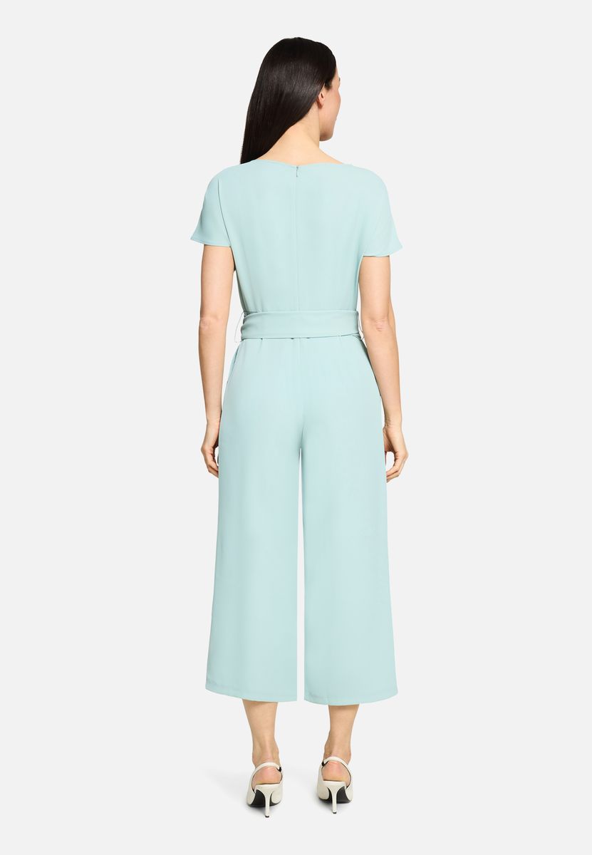 Eleganter ärmelloser Culotte Jumpsuit mit Gürtel