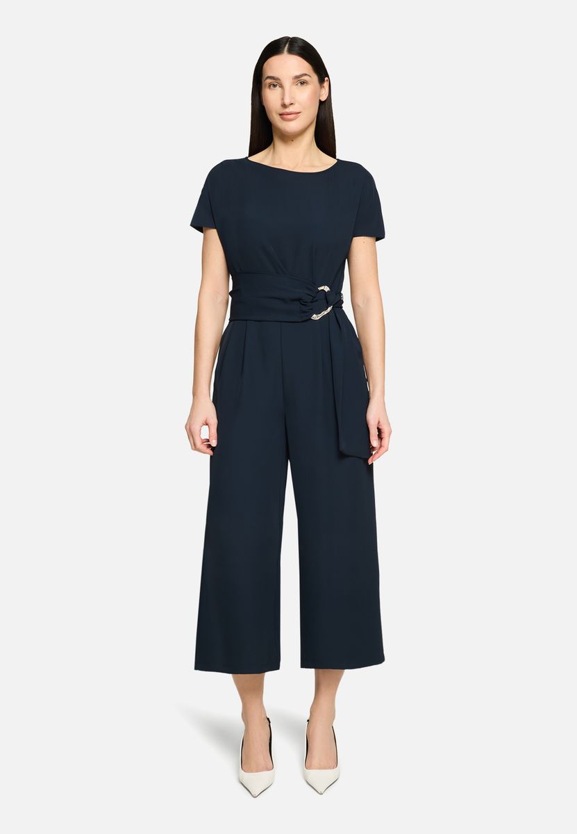 Eleganter ärmelloser Culotte Jumpsuit mit Gürtel