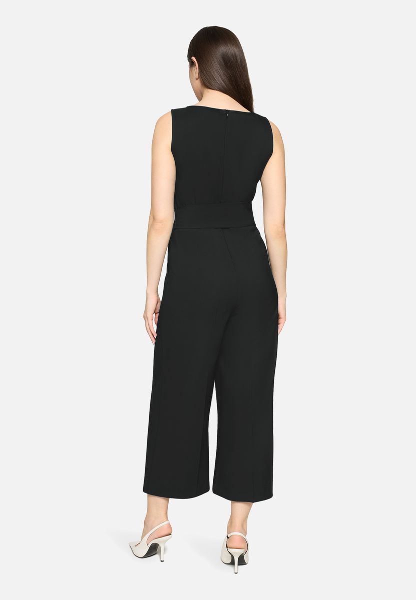 Eleganter ärmelloser Culotte Jumpsuit mit Gürtel