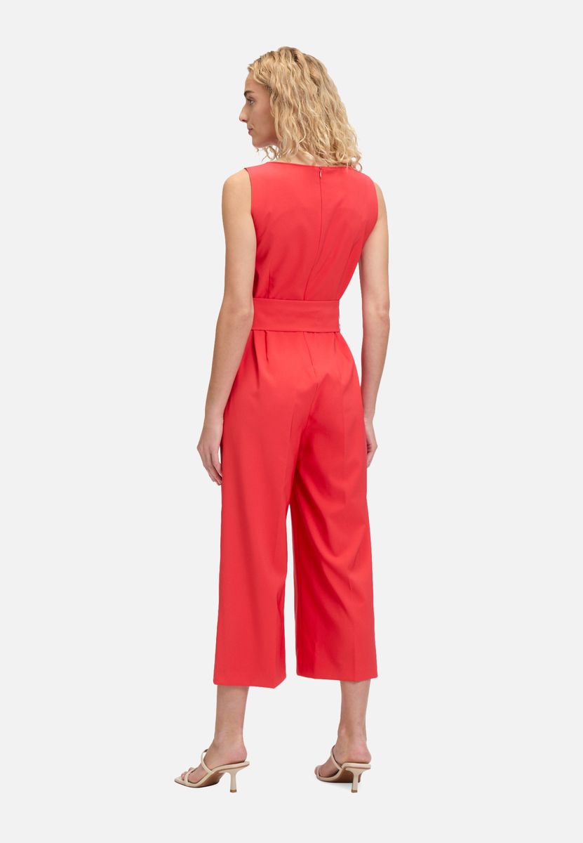Eleganter ärmelloser Culotte Jumpsuit mit Gürtel