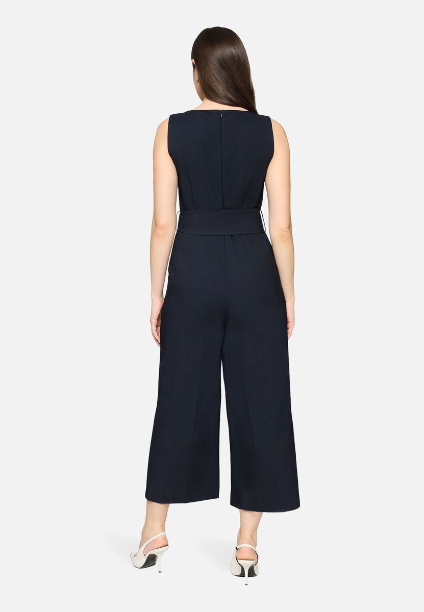 Eleganter ärmelloser Culotte Jumpsuit mit Gürtel