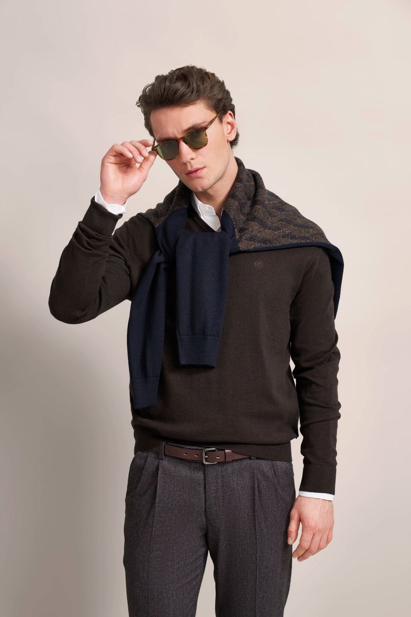 Klassischer V-Ausschnitt Strickpullover