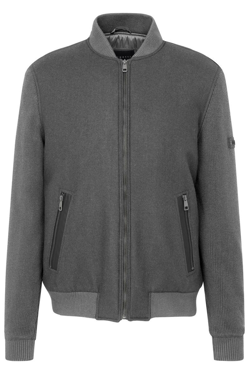 Moderne Strickjacke mit Stehkragen