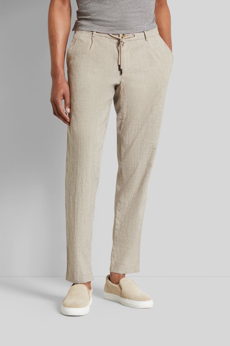 Bundfaltenhose mit konischer Passform in Beige