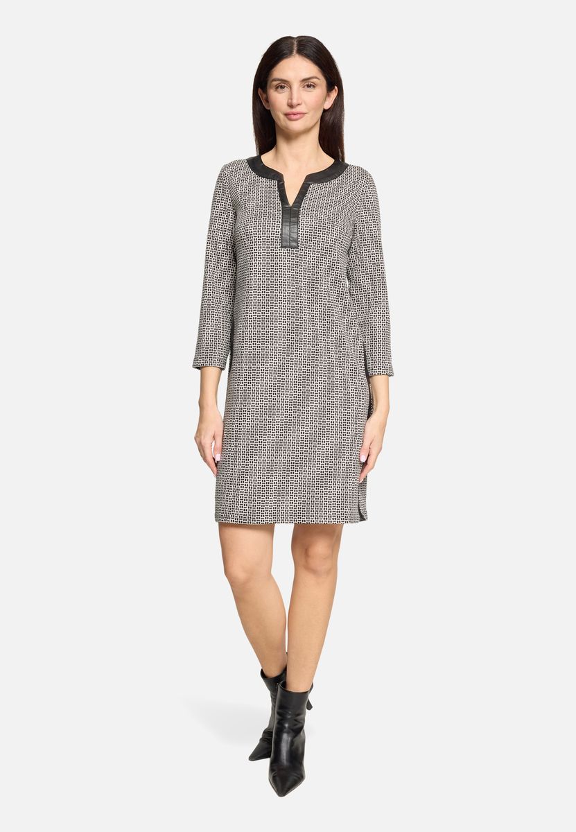 Jersey-Kleid mit geometrischem Muster
