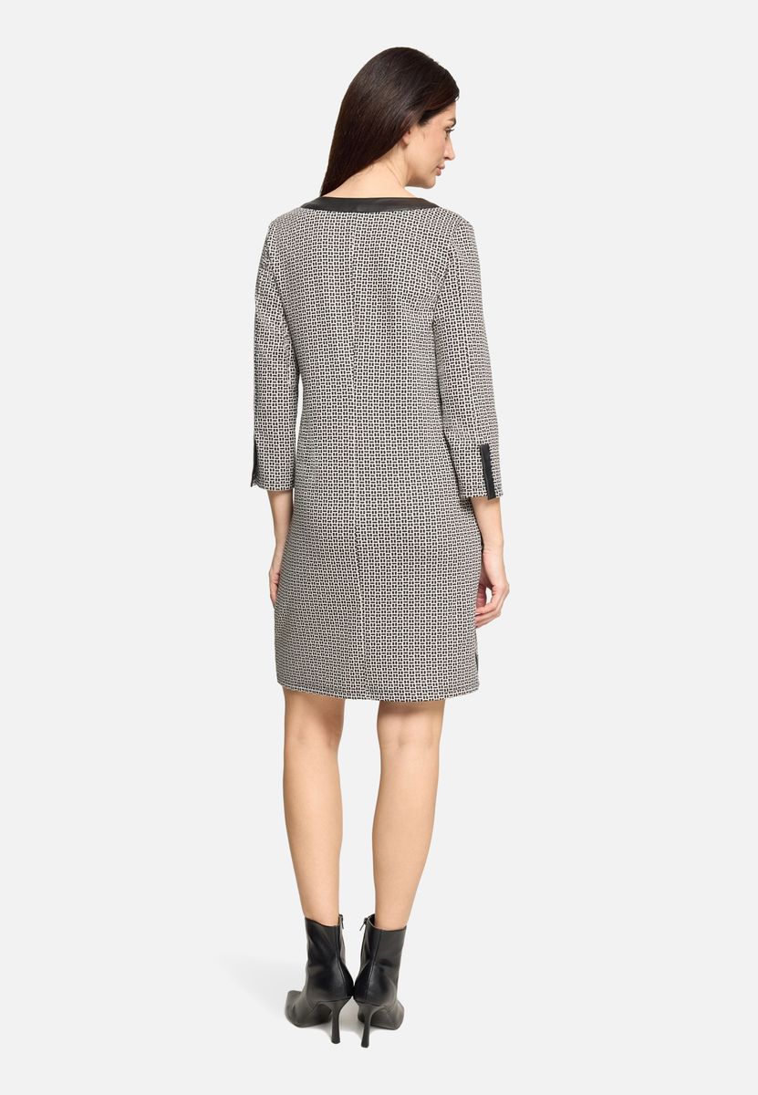 Jersey-Kleid mit geometrischem Muster