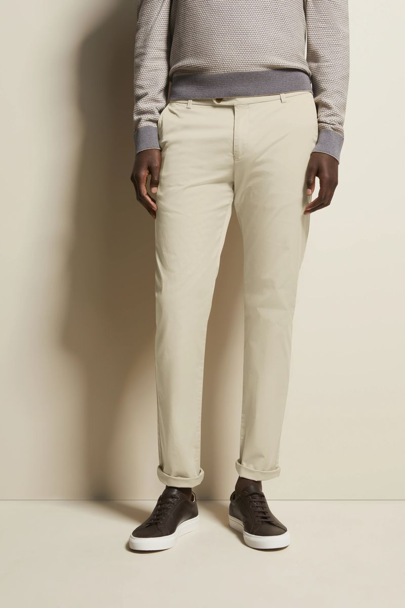 Schmale Stretch-Baumwoll-Chinos