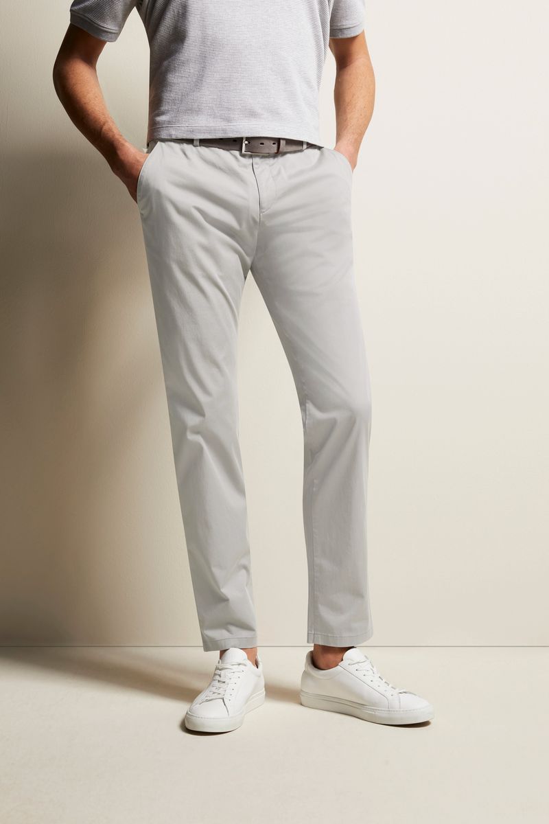 Schmale Stretch-Baumwoll-Chinohose