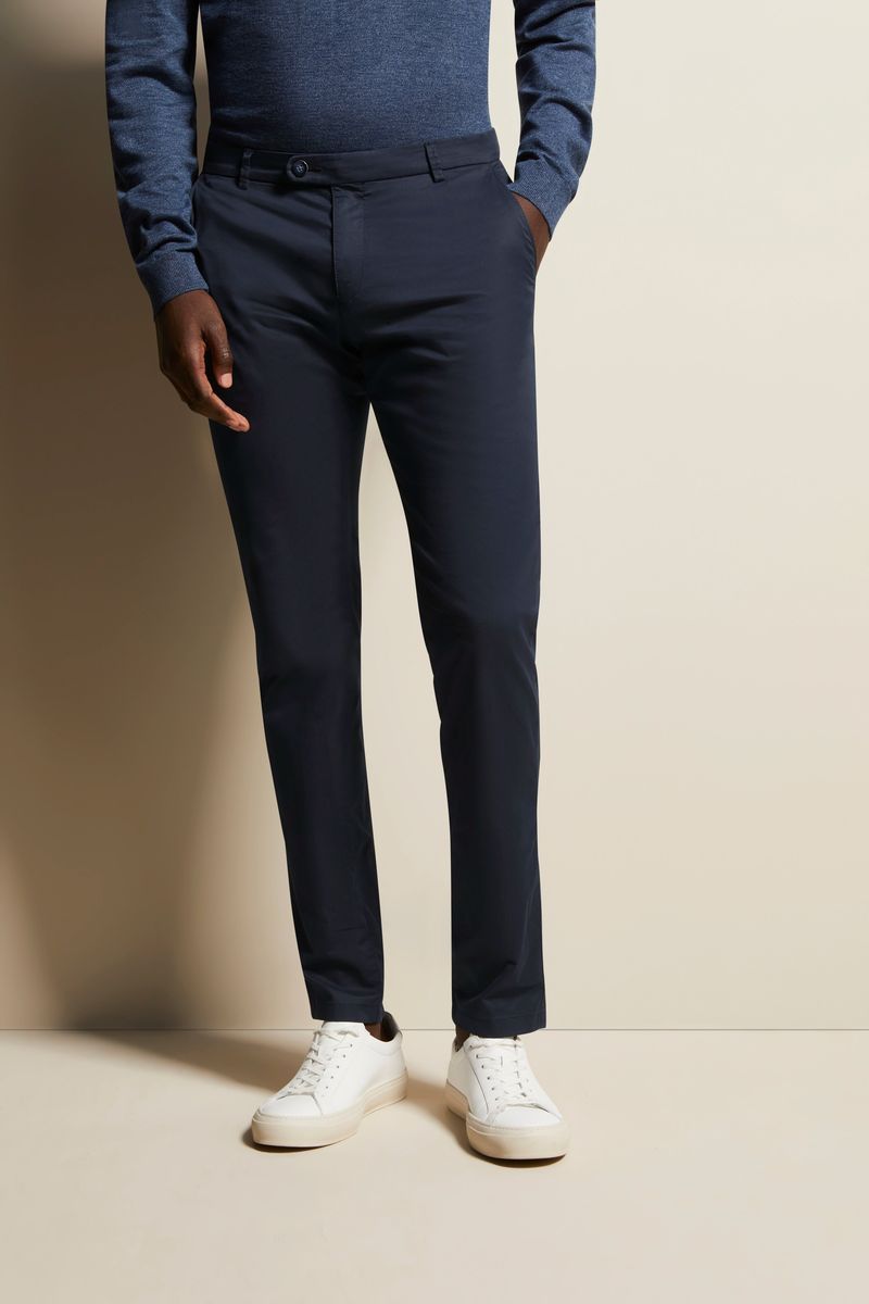 Schmale Stretch-Chinohose