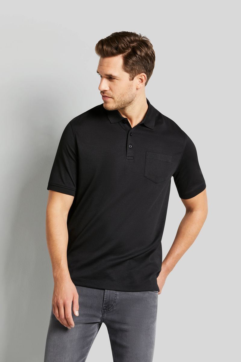 Klassisches schwarzes Poloshirt mit Tasche