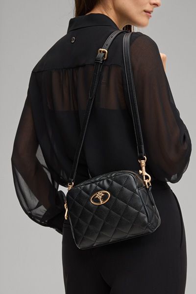 Bellagio Cloe Schwarze Gesteppte Schultertasche mit goldenem Logo-Detail