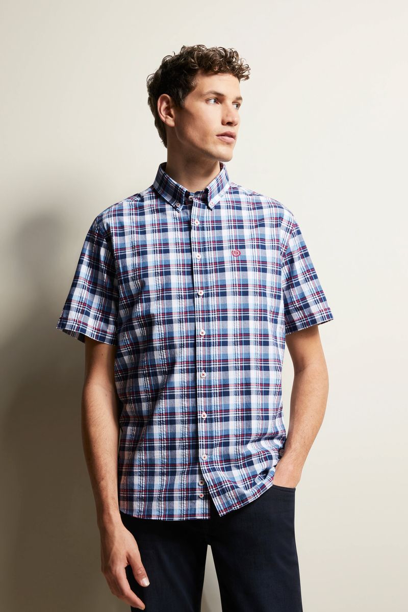 Klassisches kariertes Kurzarmhemd