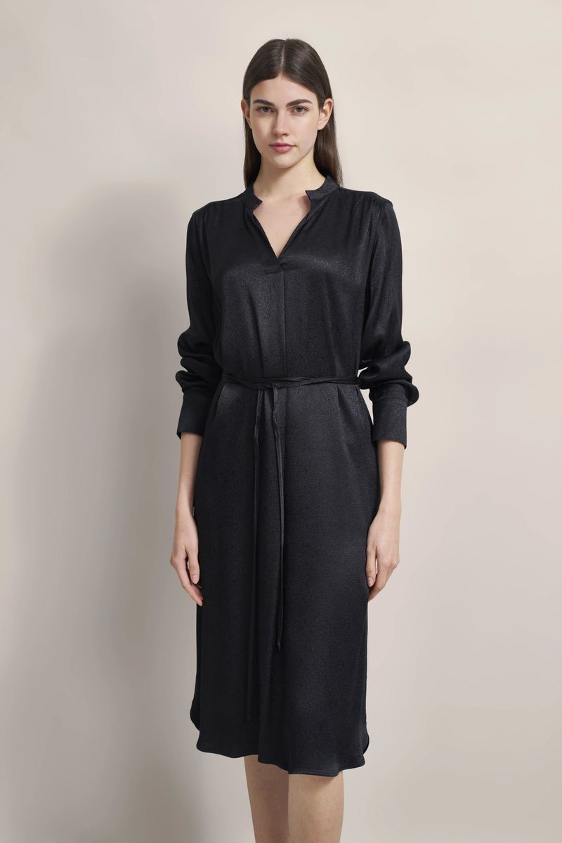 Elegantes Hemdblusenkleid mit Gürtel