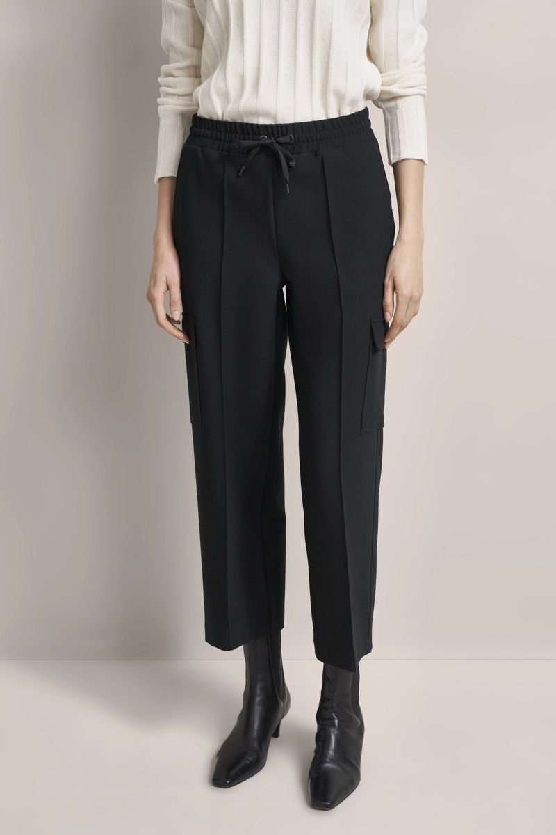 Freizeithose mit Cargotaschen und Kordelzug