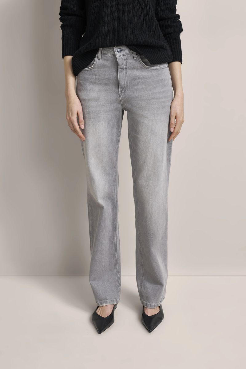Gerade geschnittene Jeans mit Komfort-Passform
