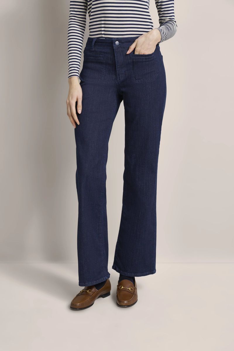 Bootcut Jeans in dunkler Waschung