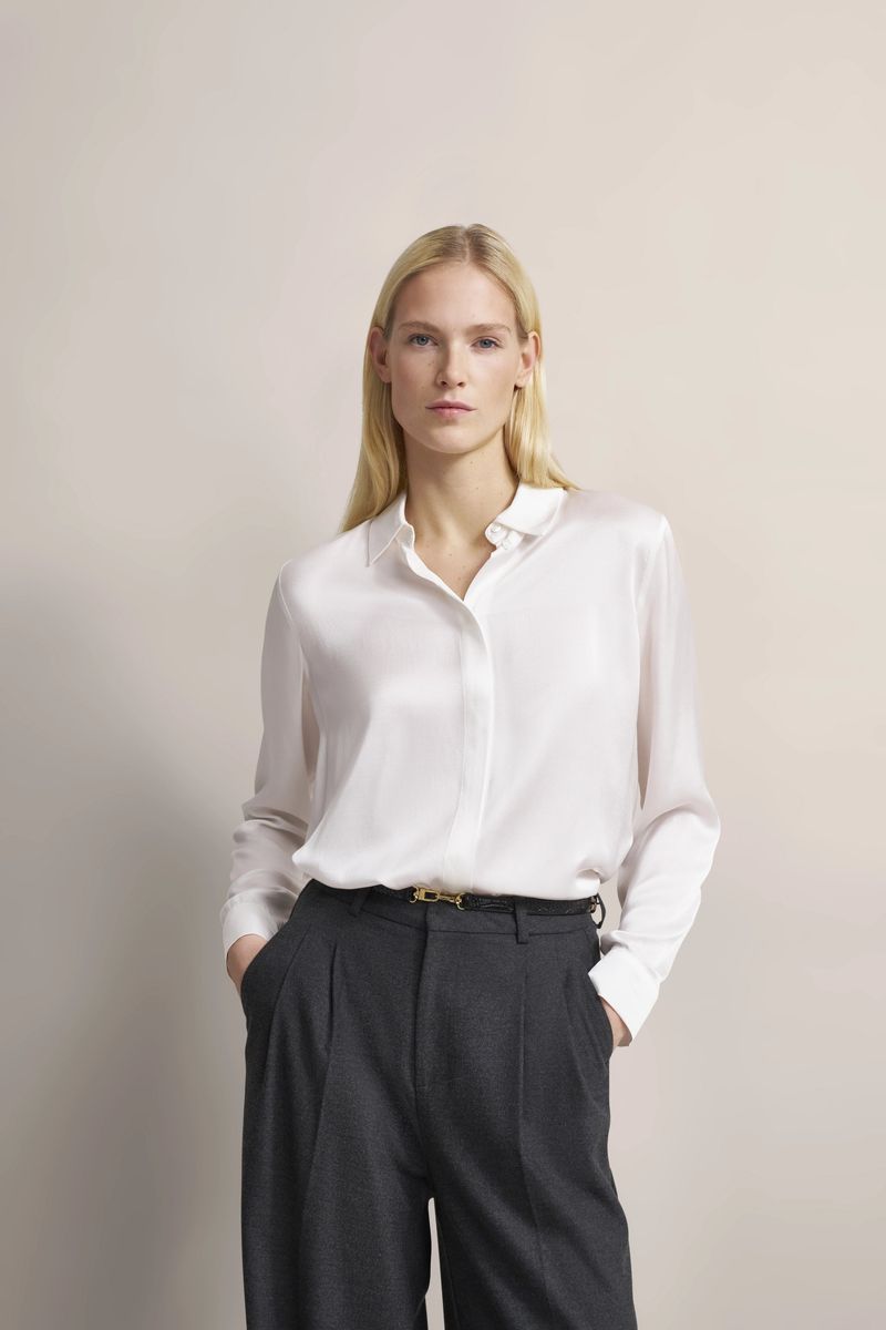 Klassische Viskose Bluse mit Knopfleiste