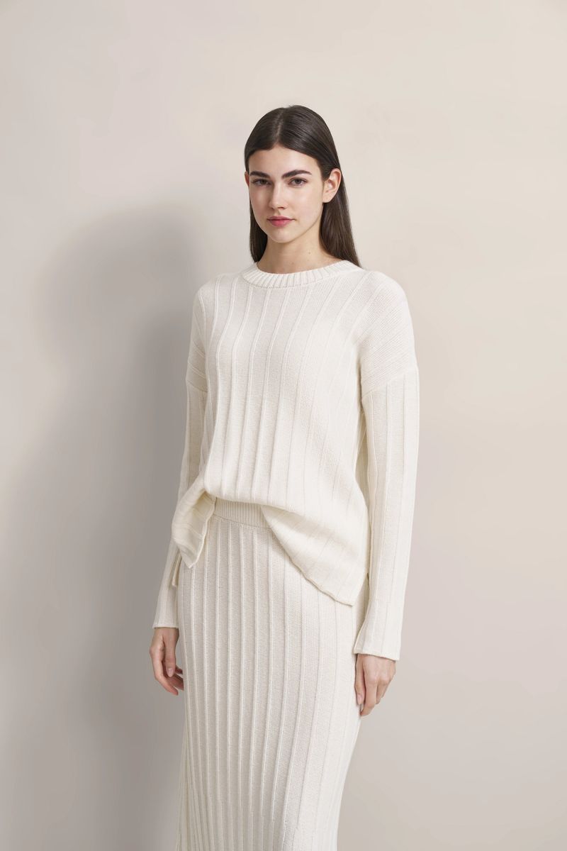 Eleganter gerippter Strickpullover aus Wolle