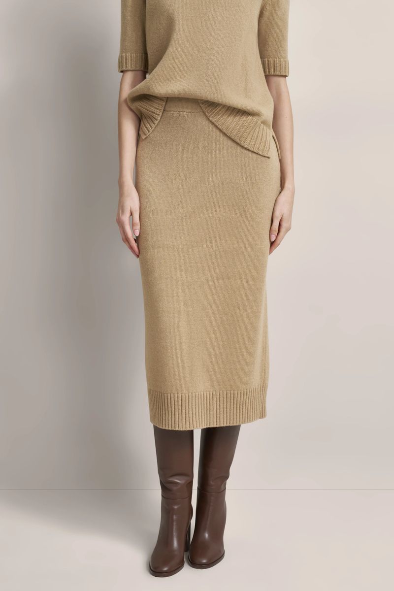 Eleganter Strick-Midi-Rock in Beige