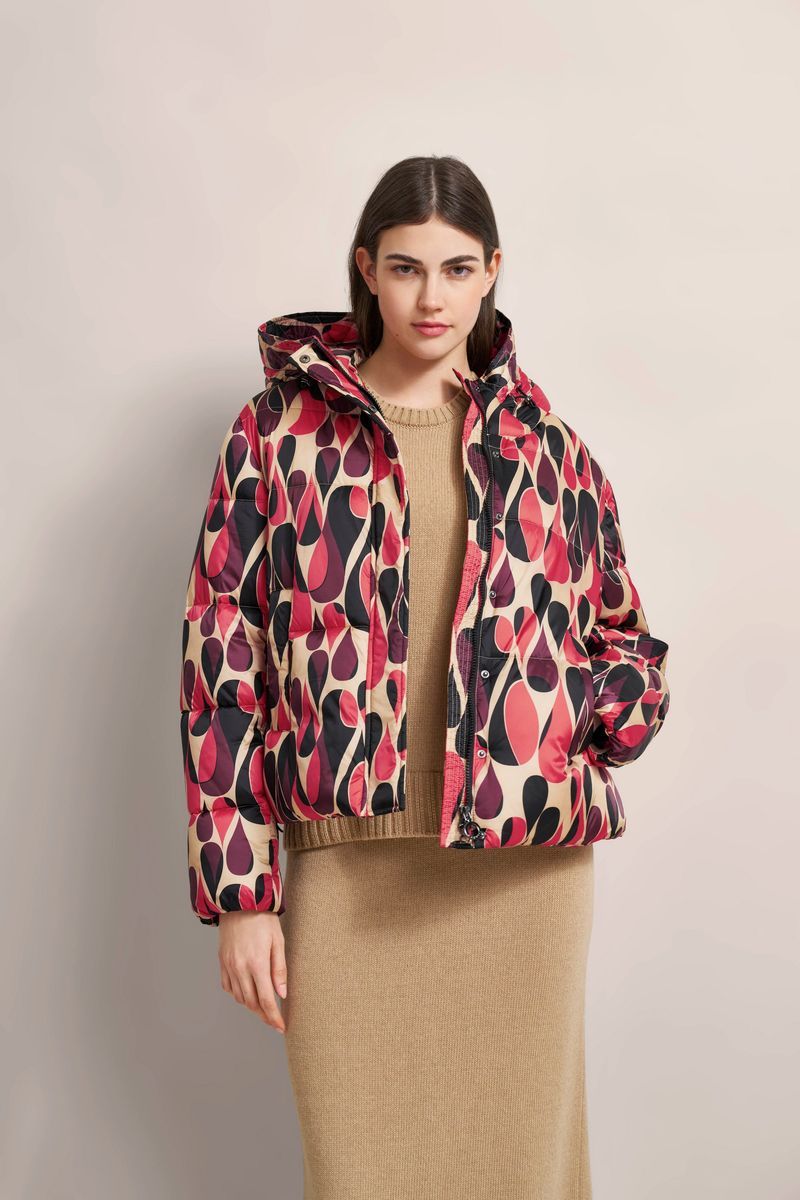 Gepolsterte Steppjacke mit Print und Kapuze