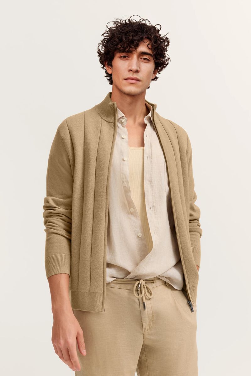 Strickjacke mit Struktur und Stehkragen