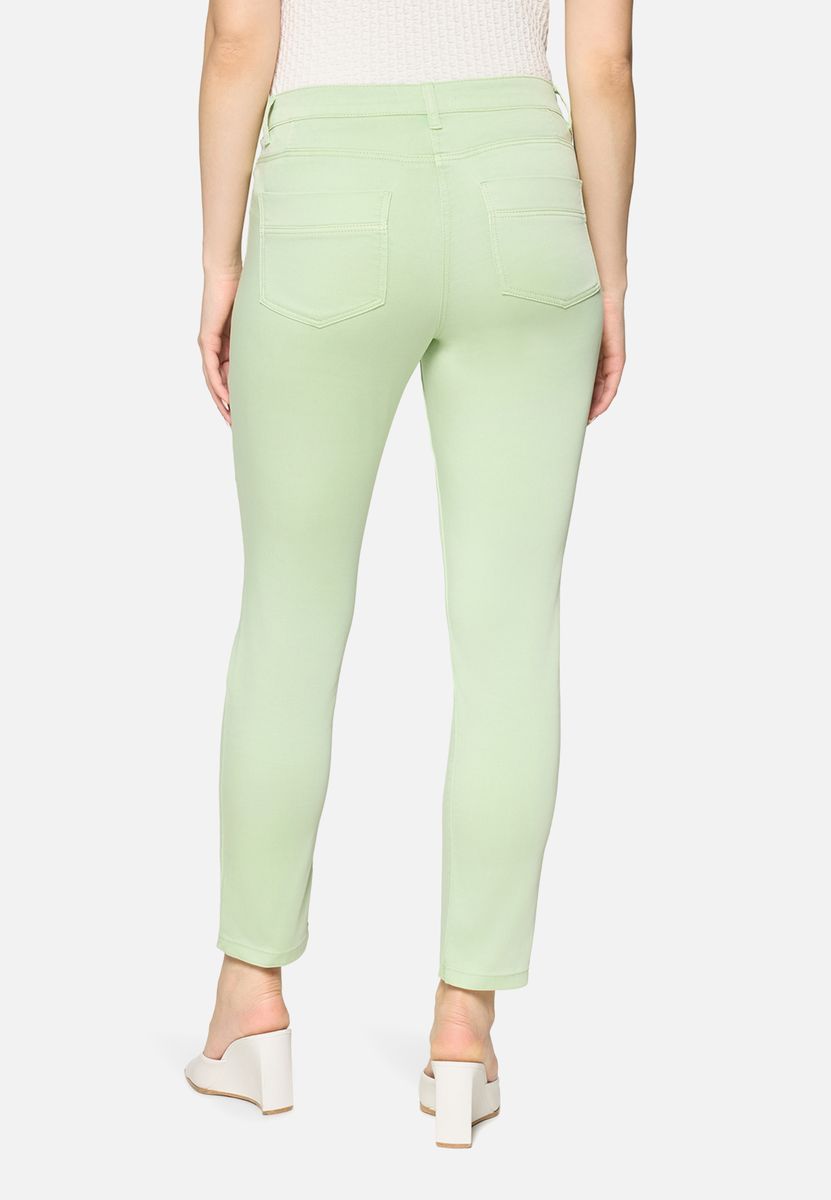 Schmal geschnittene, verkürzte Hose mit Muster