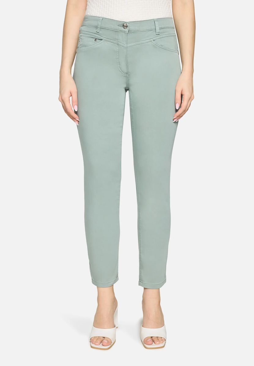 Schmal geschnittene, verkürzte Hose mit Muster