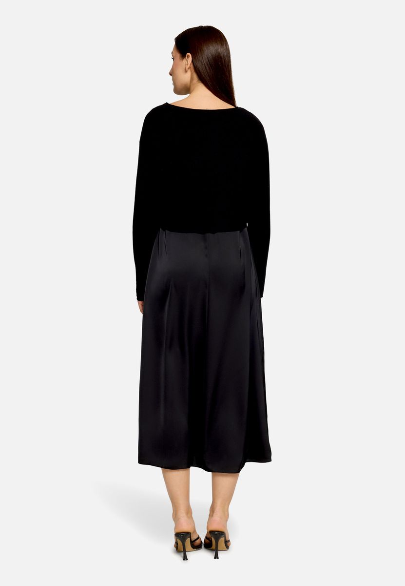 Elegantes Midikleid mit U-Boot-Ausschnitt