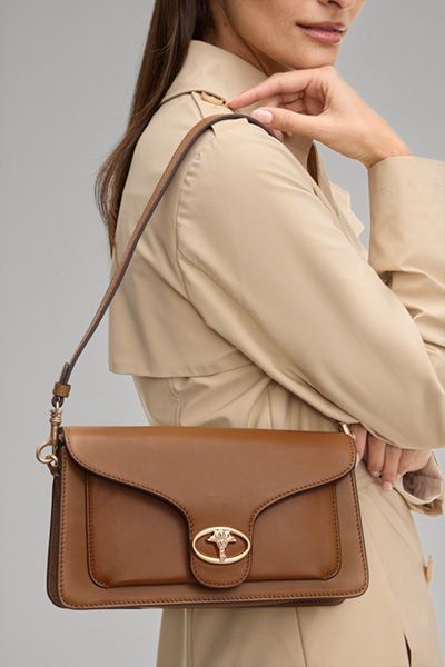 Dattilo Alexi Schultertasche aus cognacfarbenem Glattleder mit Emblem