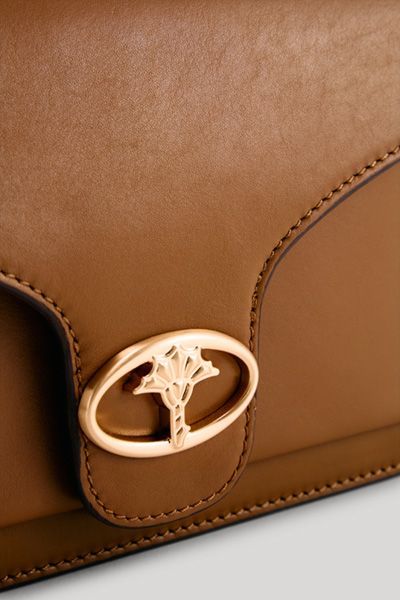 Dattilo Alexi Schultertasche aus cognacfarbenem Glattleder mit Emblem