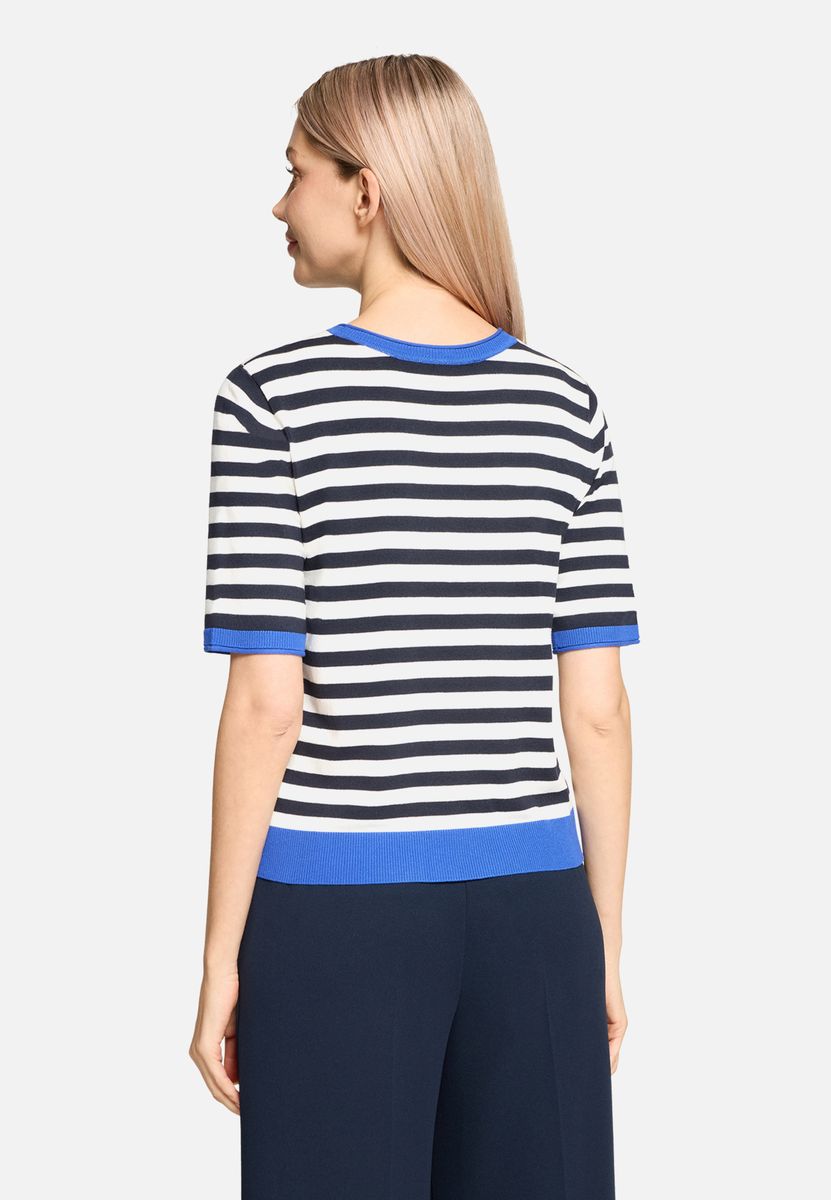 Gestreiftes Strickoberteil mit Kontrastbesatz