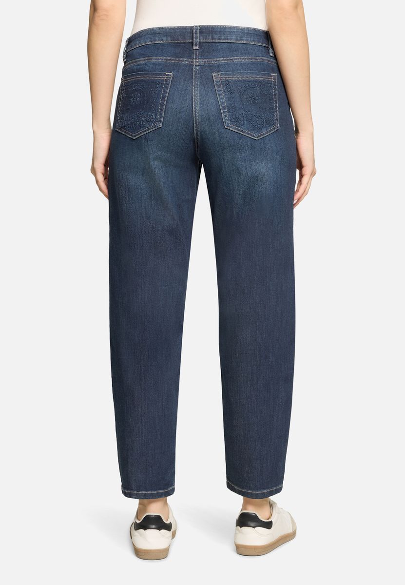 Jeans in Knöchellänge mit entspannter Passform